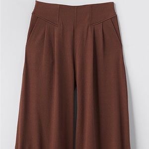 Matilda Jane - Coco Alice Wide-Leg Crop Pants Brand New (Size Med)